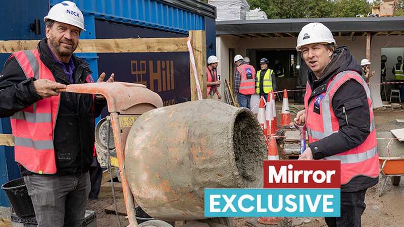 Mirror’s Matt helps Nick with cement (Image: PHILIP COBURN)
