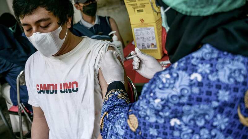 Cases of the JN.1 variant are spreading across the planet (Image: AFP via Getty Images)