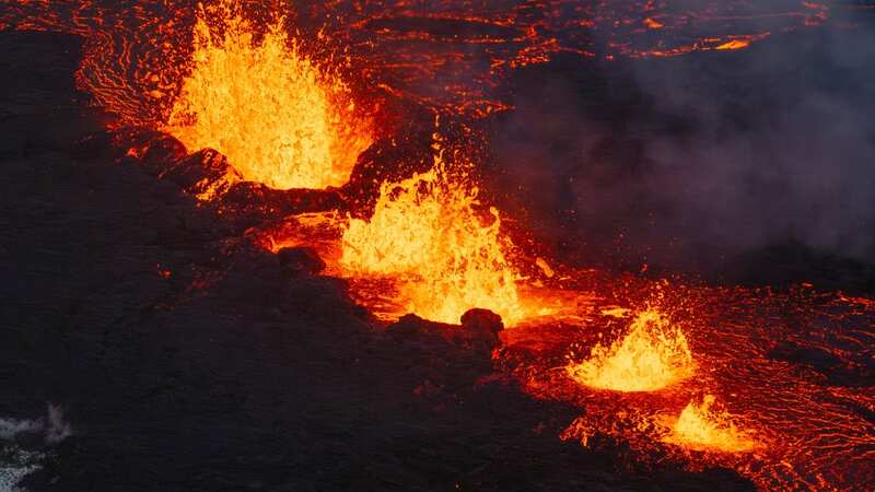 Iceland volcano sees residents given hours to evacuate before Christmas