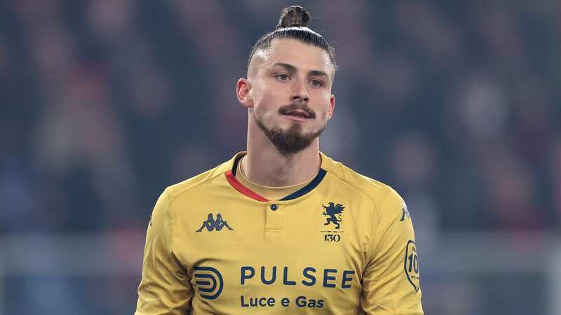 Man Utd and Tottenham transfer target breaks silence on Premier League move