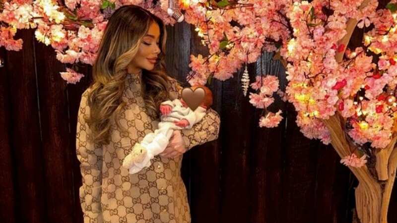 Hollyoaks star Chelsee Healey has proudly posed with her newborn daughter (Image: Chelsee Healey)