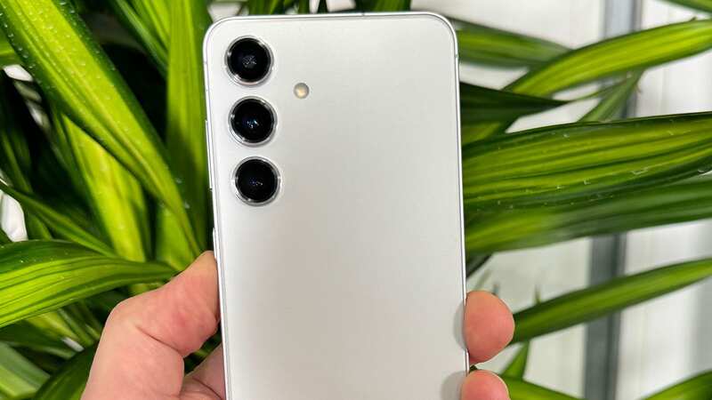 One of the new Samsung Galaxy S24 devices (Image: Dave Snelling The Mirror)
