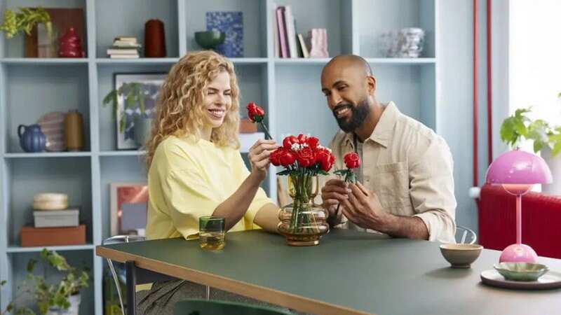 The LEGO Bouquet of Roses set is a creative and fun activity to build with your partner (Image: LEGO)
