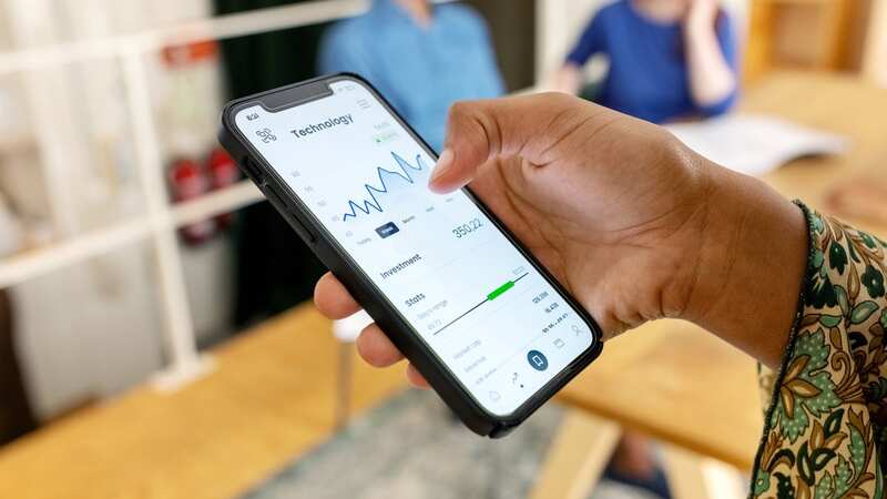 One in five Brits are not confident they know how to invest - and over a quarter fear losing their money (Image: Luis Alvarez/Getty Images)