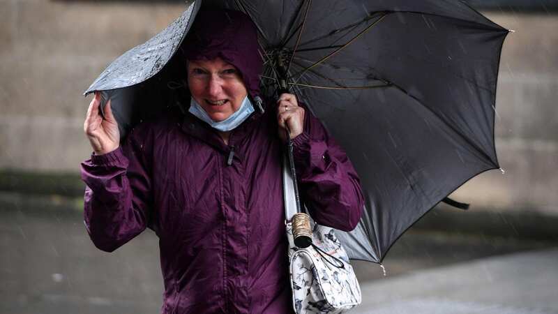 Met Office issues major 550-mile long warning threatening 85mph winds