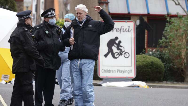 A man with a crossbow was shot dead in London (Image: Ian Vogler / Daily Mirror)