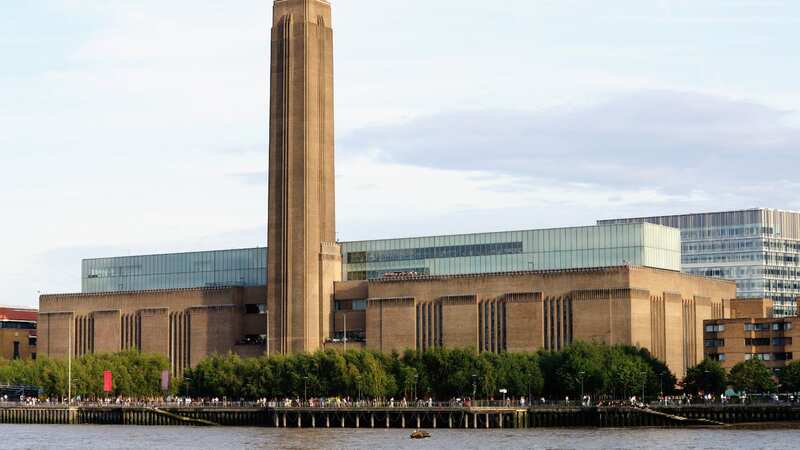 Man dies after falling from London