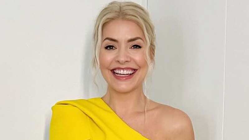 Holly Willoughby has been met with compliments from fans over her latest outfit for Dancing on Ice
