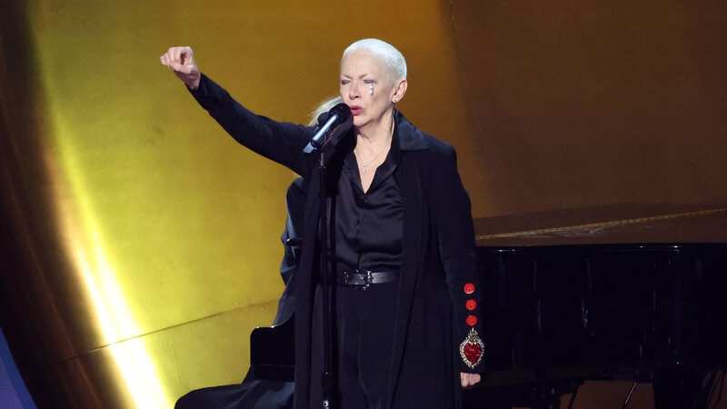 Singer Annie Lenox pays moving tribute to Sinéad O