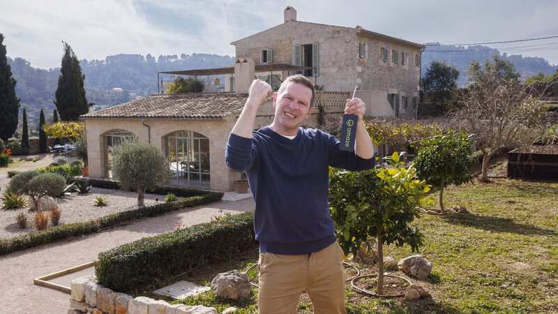 Graham Dunlop celebrated his win the British way by having a cup of tea (Image: OMAZE / SWNS)