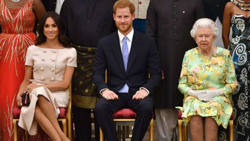 Royal author claims to reveal Queen Elizabeth