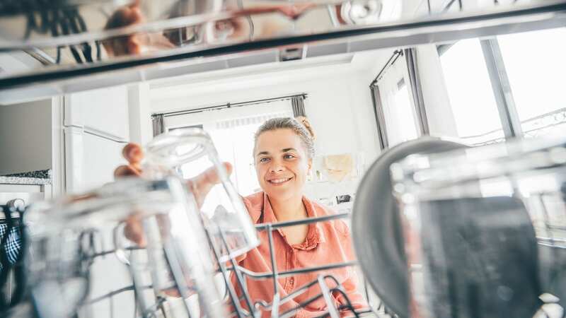 Tea towel hack saves time on drying dishwasher load (Stock Photo) (Image: Getty Images)