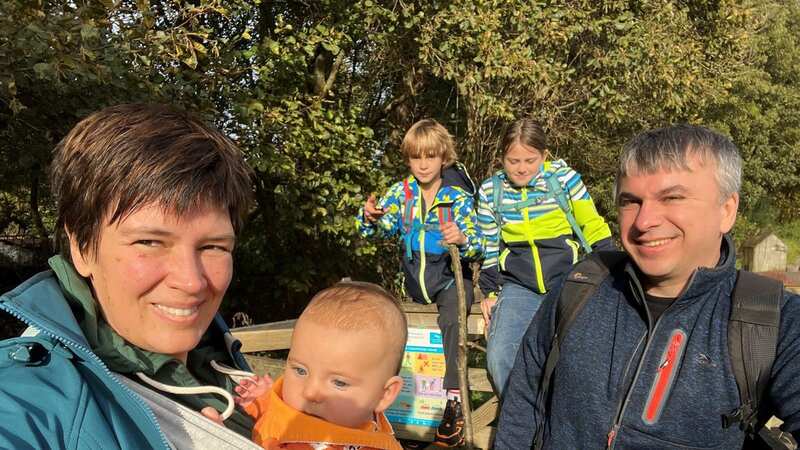 Maryna Ivanova and her two twin daughters escaped the eastern city of Kharkiv (Image: Edinburgh Live)