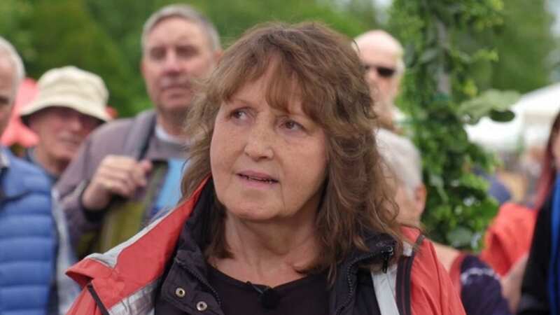 Antiques Roadshow guest left startled as 