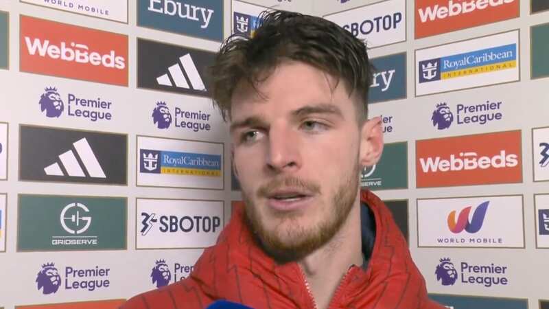 Declan Rice preparing to take a corner during Arsenal