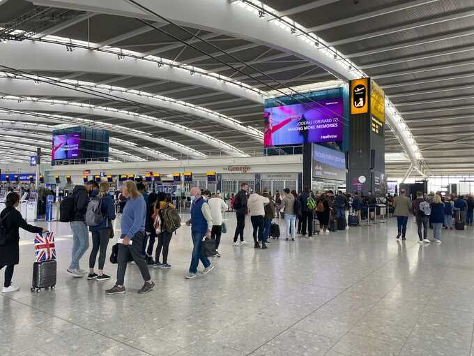 Hundreds of Heathrow Border Force officers to start four-day strike