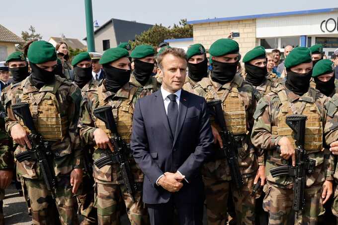France angers allies by inviting Russia to D-Day commemoration