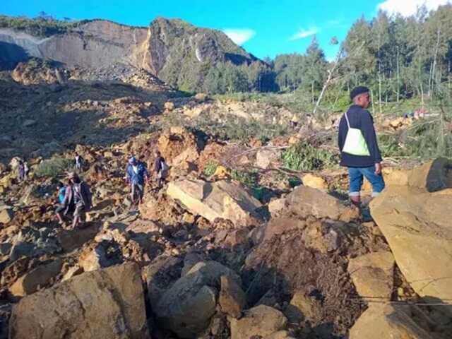 Over 670 dead as landslide buries villages with over a thousand homes