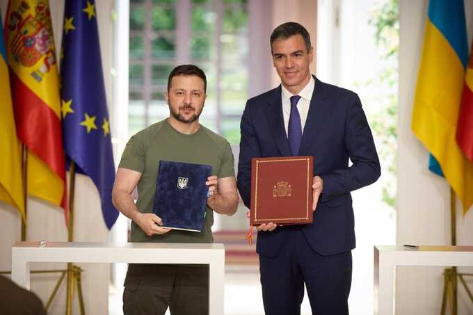 Ukraine gets €1B in arms and security pact with Spain