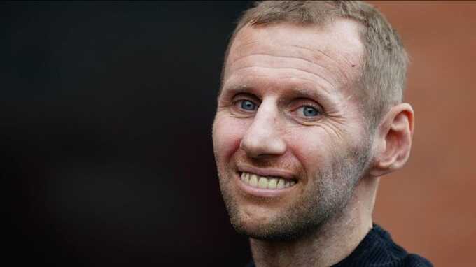 Rob Burrow dies aged 41 as Leeds Rhinos mourn rugby league legend