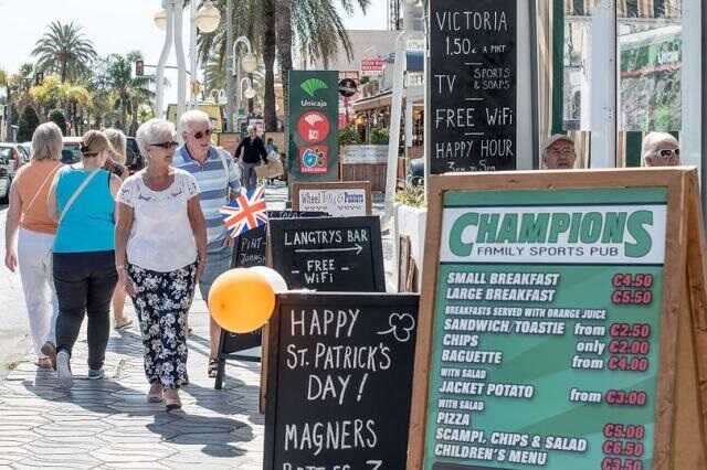 UK tourists could face hefty fines for buying bargains in Spain