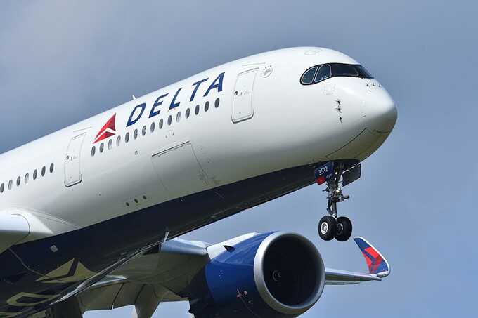 A flight made an emergency landing because the in-flight meals had been spoiled