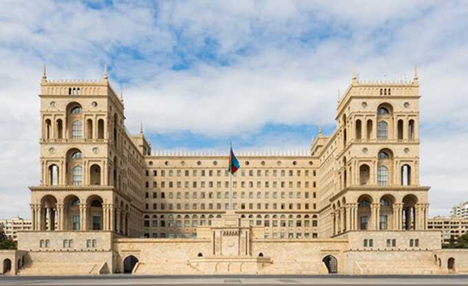 Two Azerbaijani officials detained on bribery charges over vehicle registrations