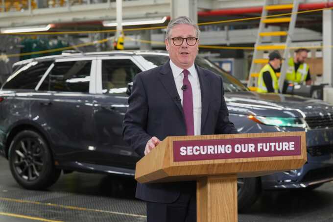 Starmer brings back 2030 car ban in response to Trump’s tariffs