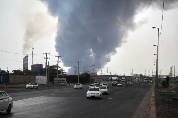 Massive explosion rocks Iranian port amid suspicious chemical shipment