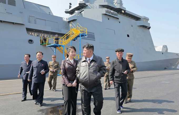 Kim Jong Un flaunts new destroyer