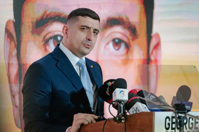 Romanian prime minister resigns after far-right Simion’s triumph in elections