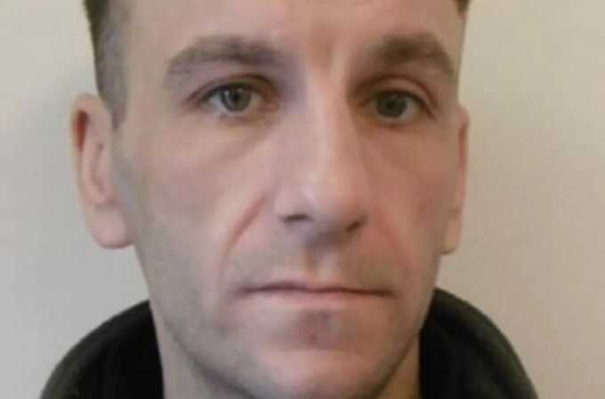 Liam Slater, 33, was last seen boarding a train at Stainforth station(Image: South Yorkshire Police)