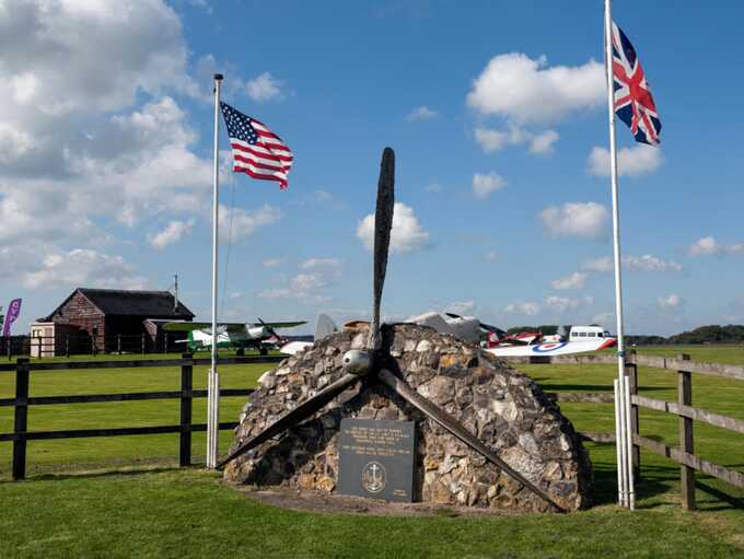Two skydivers killed during jump in Devon: investigation into the tragedy underway