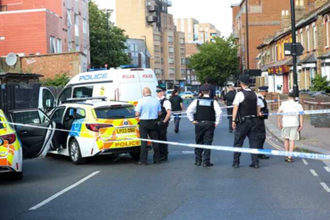 Bloody massacre in Hounslow: 22-year-old shot near Muslim prayer centre