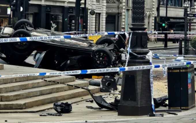 Car crashes into fountain near Piccadilly in central London — roads closed