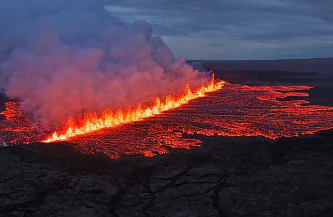 Volcano erupts again in Iceland: Tourists evacuated from Blue Lagoon