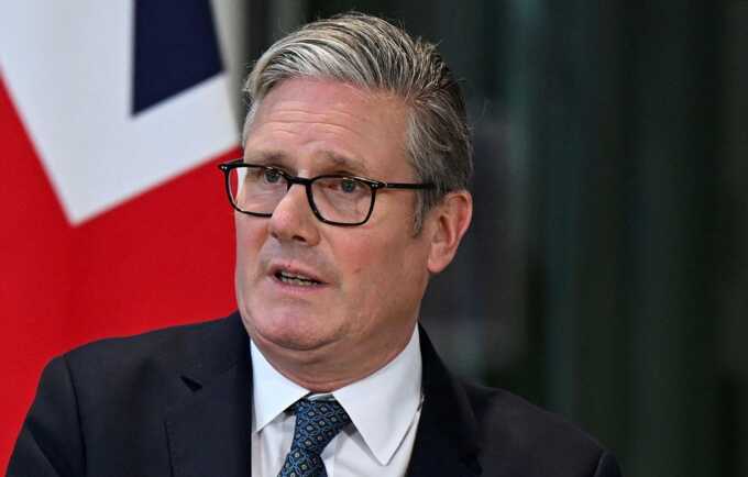 Starmer pledges Gaza aid airdrops amid pressure over recognising Palestine