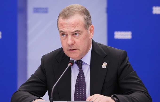 Russia threatens to deploy nuclear missiles after Trump moves submarines