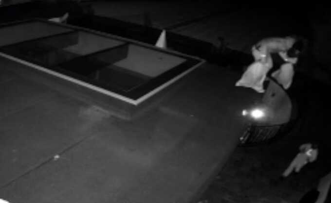 Brazen burglars steal £500,000 in gold from London home while family inside