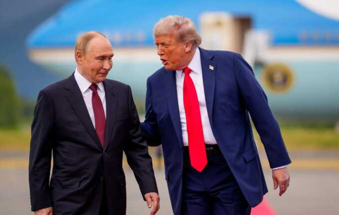 Lipreader claims Trump told Putin ‘I’ll help you’ during awkward Alaska summit