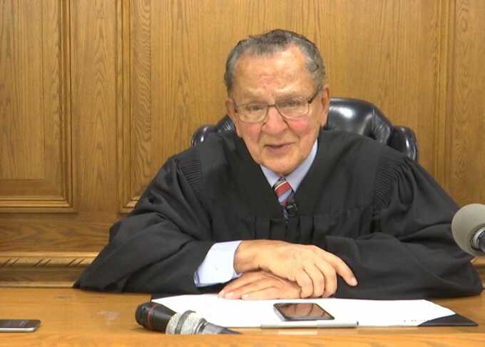 US ‘nicest judge’ Frank Caprio dies aged 88 after pancreatic cancer battle