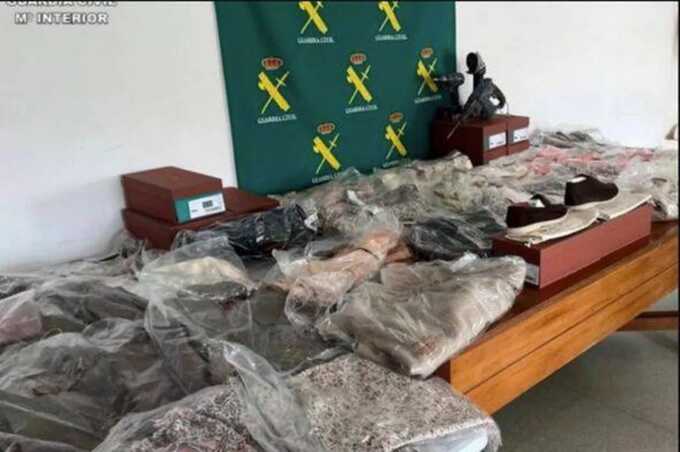 A Brit has been arrested following a string of thefts in Ibiza linked to a criminal group(Image: Guardia Civil)