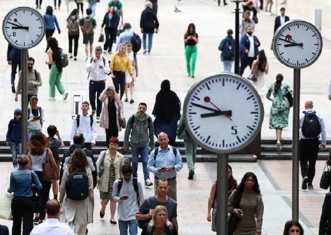 Over 100,000 UK workers switch to full-time four-day week since pandemic