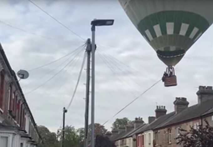Hot air balloon makes dramatic street landing in Bedford