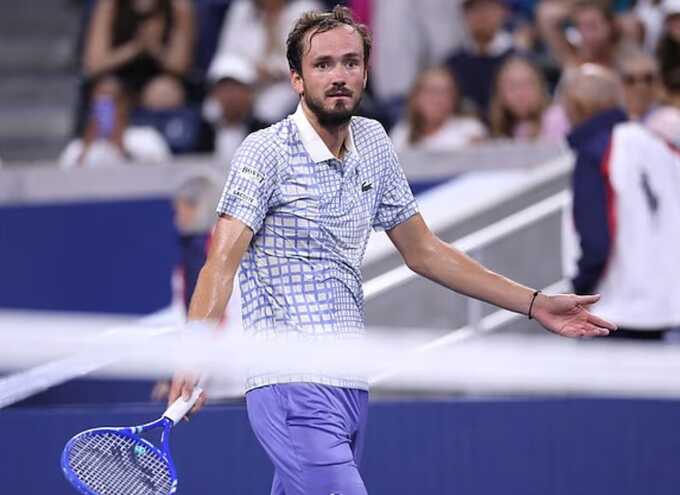 Photographer sparks controversy in Medvedev’s US Open defeat
