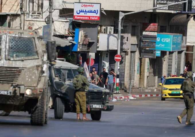 Dozens of Israeli soldiers, armoured vehicles descend on Nablus