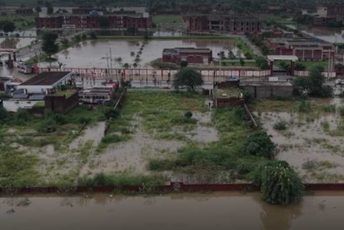 Pakistan evacuates 200,000 as floods worsen after India releases dam water