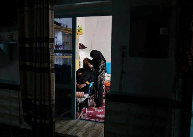 Taliban crack down on underground beauty salons, threatening arrests within a month