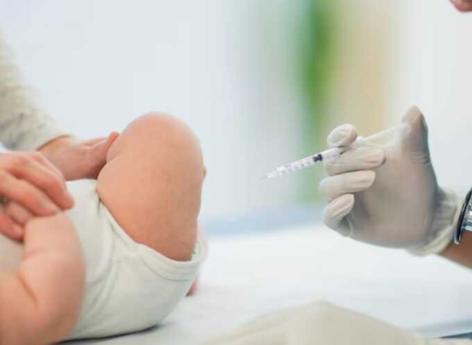 Baby dies from pertussis in UK: officials urge maternal and childhood vaccinations
