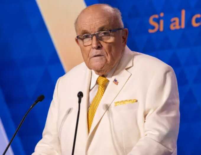 Ex-NYC Mayor Giuliani hospitalized following crash after ’assisting domestic violence victim’